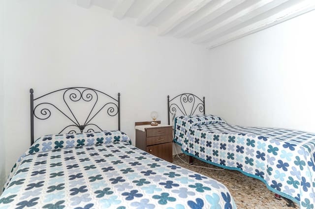 Casa de 6 habitaciones en Guajar Fondon, Los Guajares en venta - 120.000 € (Ref: 9946036)