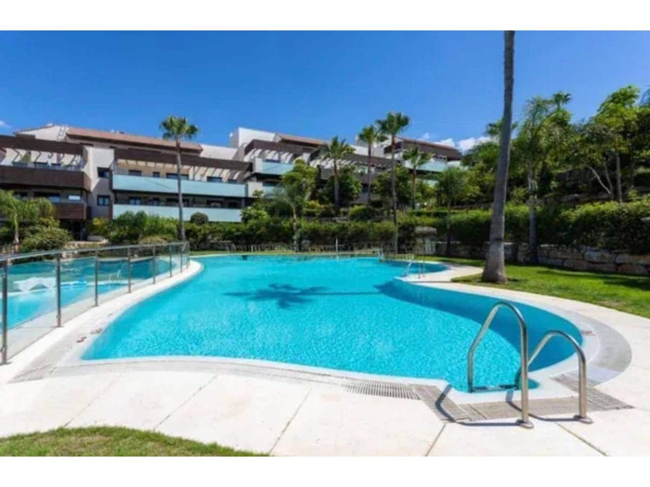 2 sypialnia Mieszkanie na sprzedaż w Los Flamingos z basenem garażem - 490 000 € (Ref: 9809354)