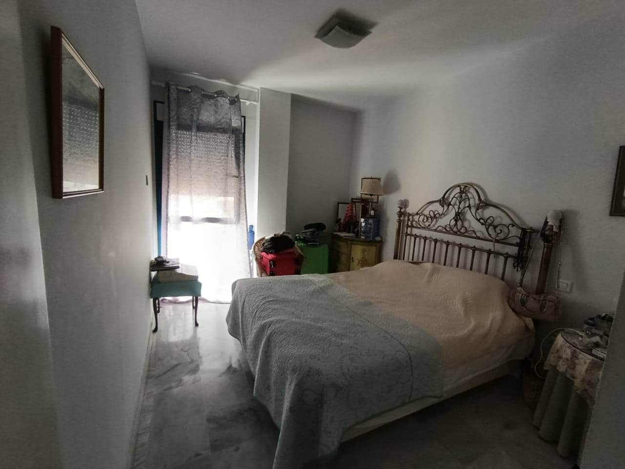 3 bedroom Flat for sale in Marbella - € 750,000 (Ref: 9809356)