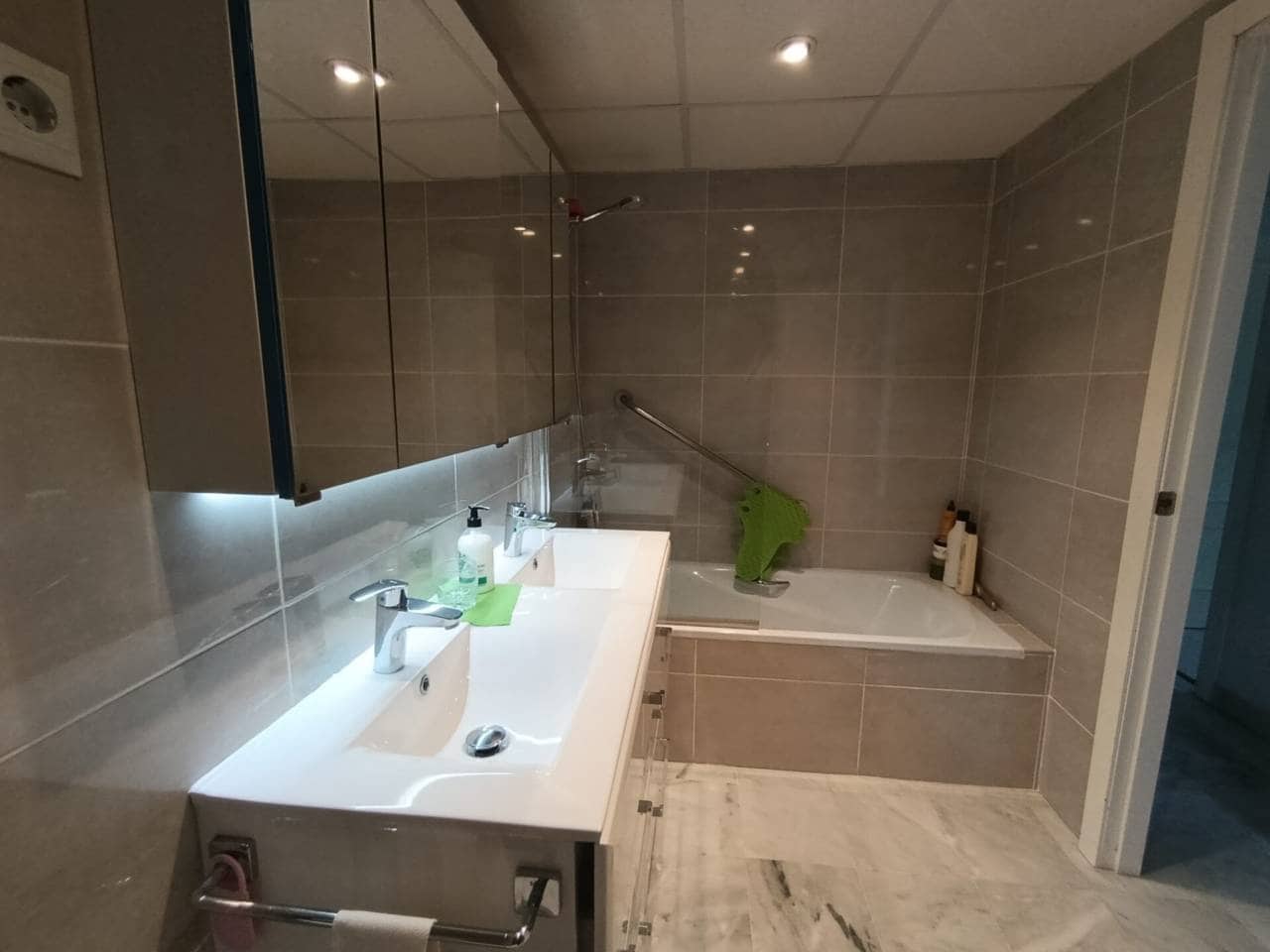 3 bedroom Flat for sale in Marbella - € 750,000 (Ref: 9809356)