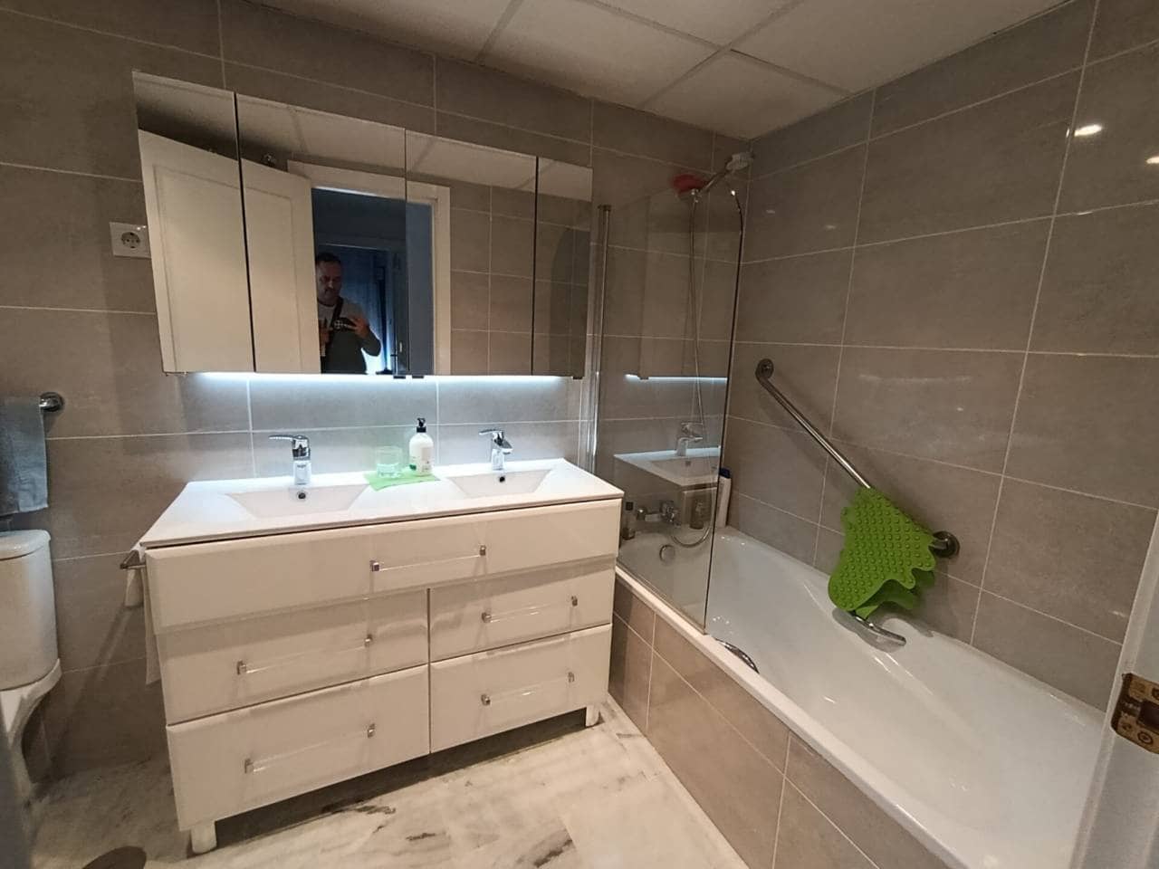 3 bedroom Flat for sale in Marbella - € 750,000 (Ref: 9809356)