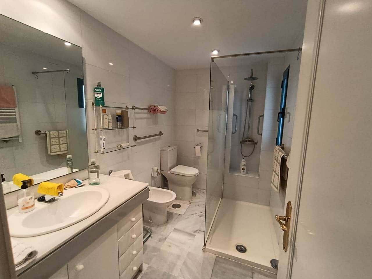 3 bedroom Flat for sale in Marbella - € 750,000 (Ref: 9809356)