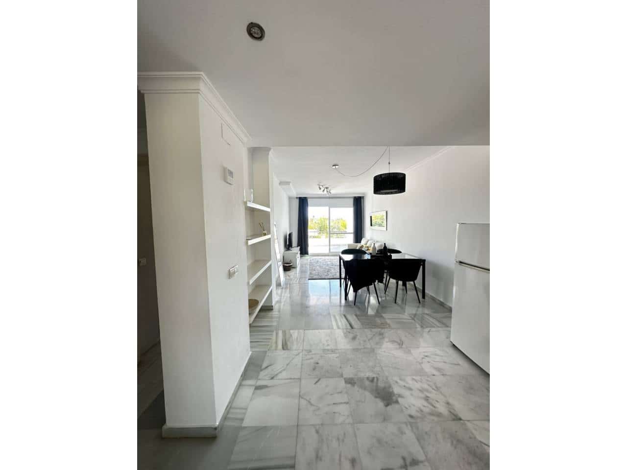 Piso de 2 habitaciones en Marbella en venta con piscina garaje - 460.000 € (Ref: 9809358)