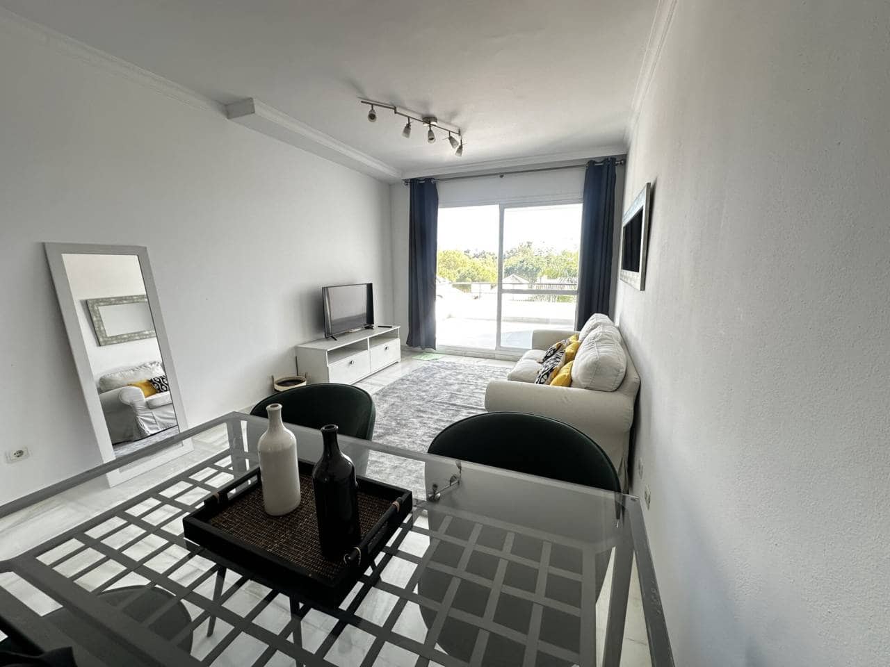 Piso de 2 habitaciones en Marbella en venta con piscina garaje - 460.000 € (Ref: 9809358)