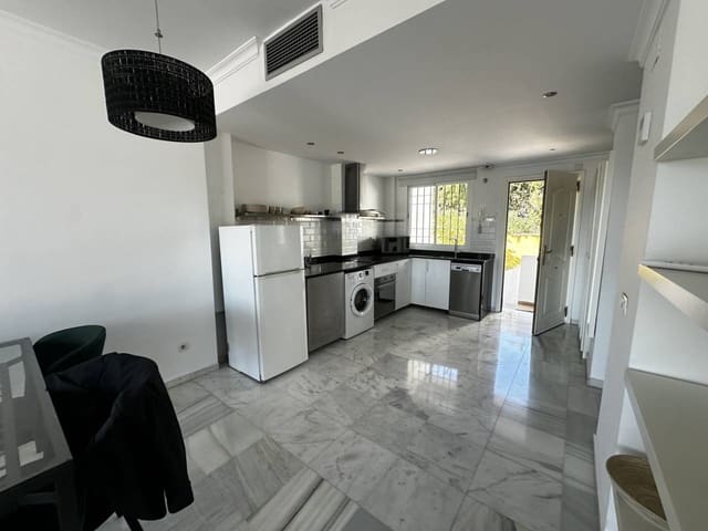 2 slaapkamer Flat te koop in Marbella met zwembad garage - € 460.000 (Ref: 9809358)
