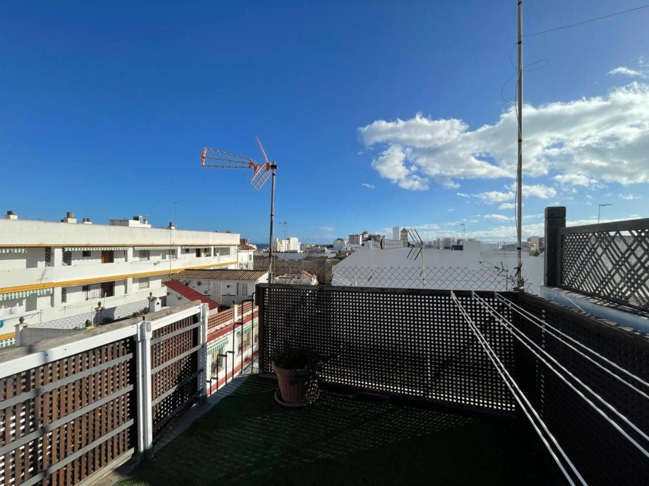 4 bedroom Terraced Villa for sale in Marbella - € 490,000 (Ref: 9809362)