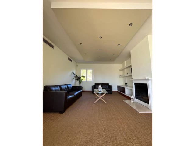 2 bedroom Terraced Villa for sale in Marbella - € 465,000 (Ref: 9809363)