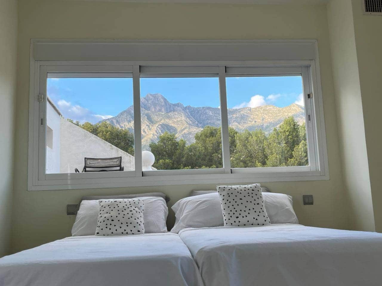 2 bedroom Terraced Villa for sale in Marbella with garage - € 465,000 (Ref: 9809363)