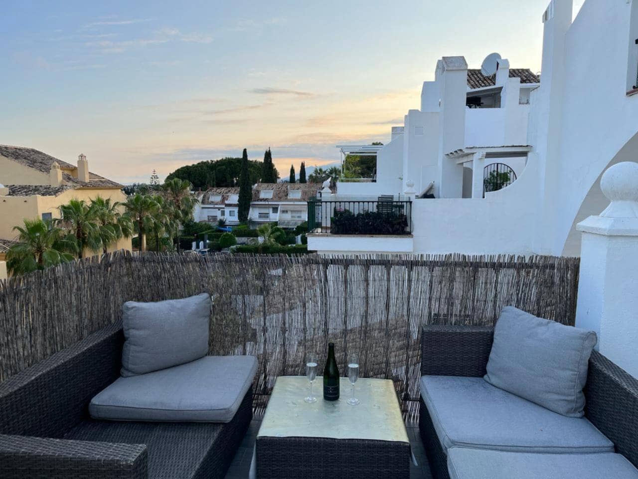 2 bedroom Terraced Villa for sale in Marbella with garage - € 465,000 (Ref: 9809363)