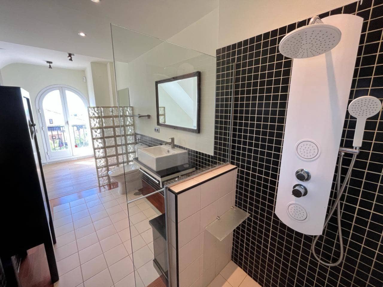 2 bedroom Terraced Villa for sale in Marbella with garage - € 465,000 (Ref: 9809363)