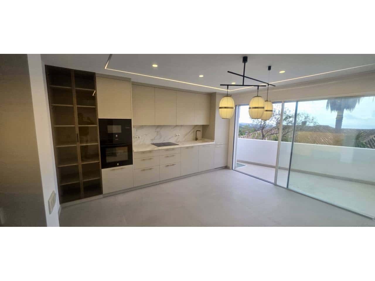 Adosado de 4 habitaciones en Marbella en venta con piscina - 950.000 € (Ref: 9842006)