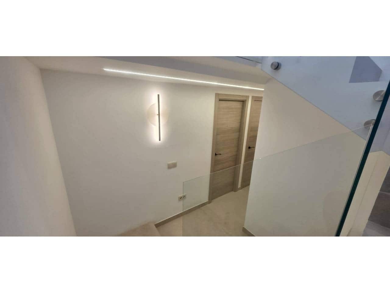 Adosado de 4 habitaciones en Marbella en venta con piscina - 950.000 € (Ref: 9842006)