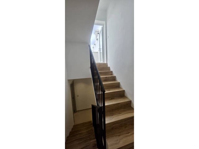 Adosado de 4 habitaciones en Marbella en venta con piscina - 950.000 € (Ref: 9842006)