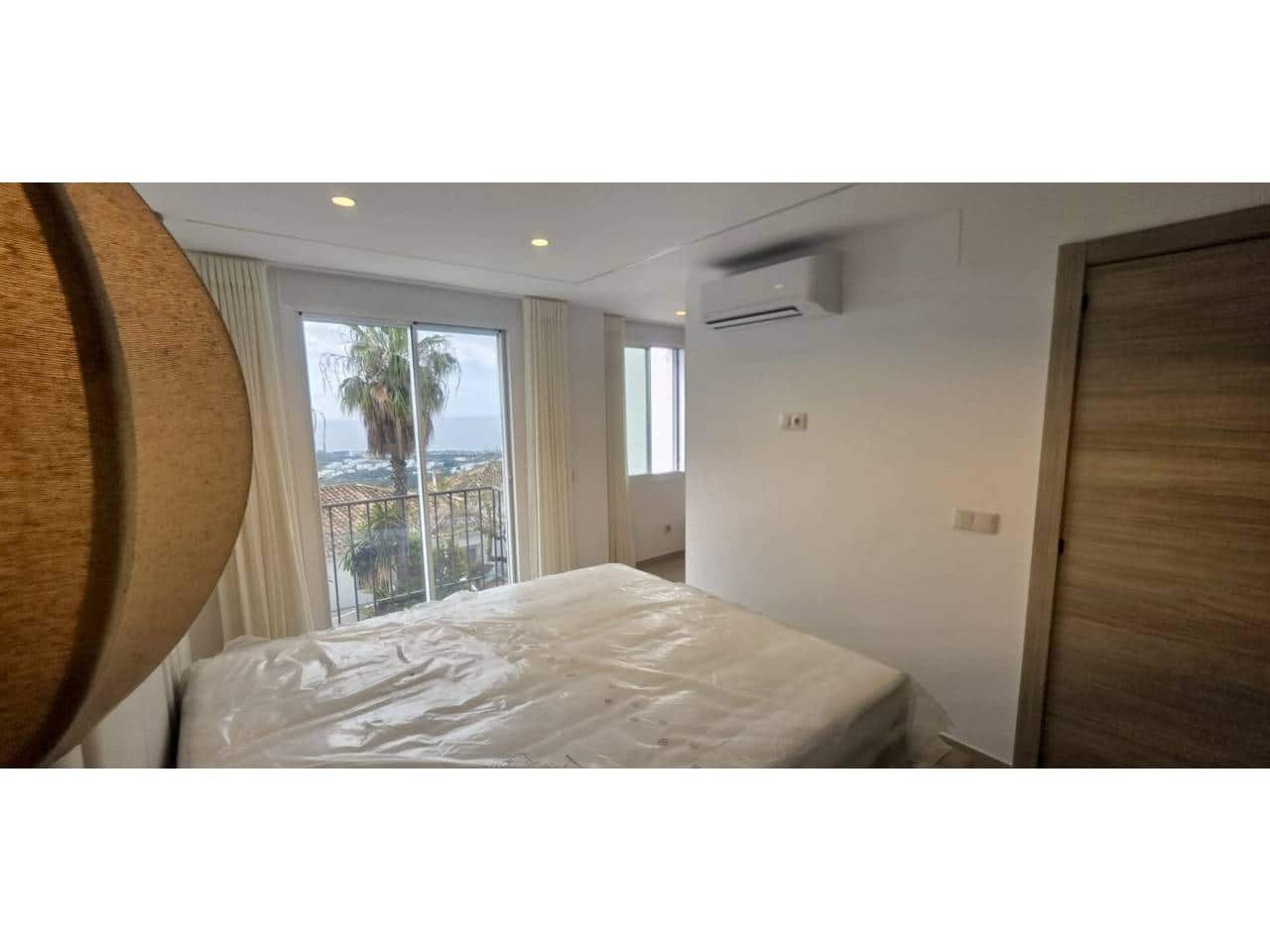 Adosado de 4 habitaciones en Marbella en venta con piscina - 950.000 € (Ref: 9842006)