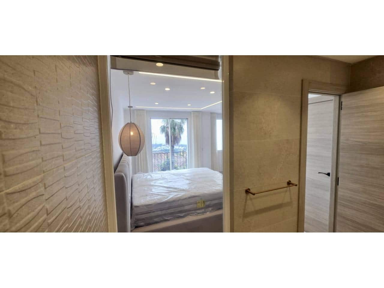 Adosado de 4 habitaciones en Marbella en venta con piscina - 950.000 € (Ref: 9842006)