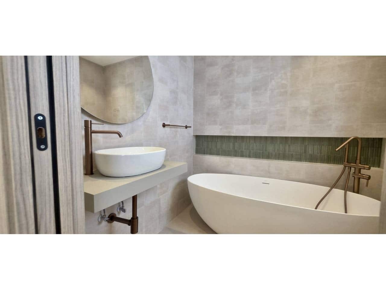 Adosado de 4 habitaciones en Marbella en venta con piscina - 950.000 € (Ref: 9842006)