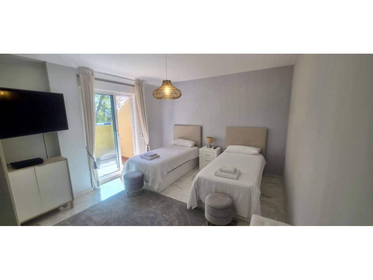 Apartamento de 3 habitaciones en Marbella en venta con piscina garaje - 750.000 € (Ref: 9842009)