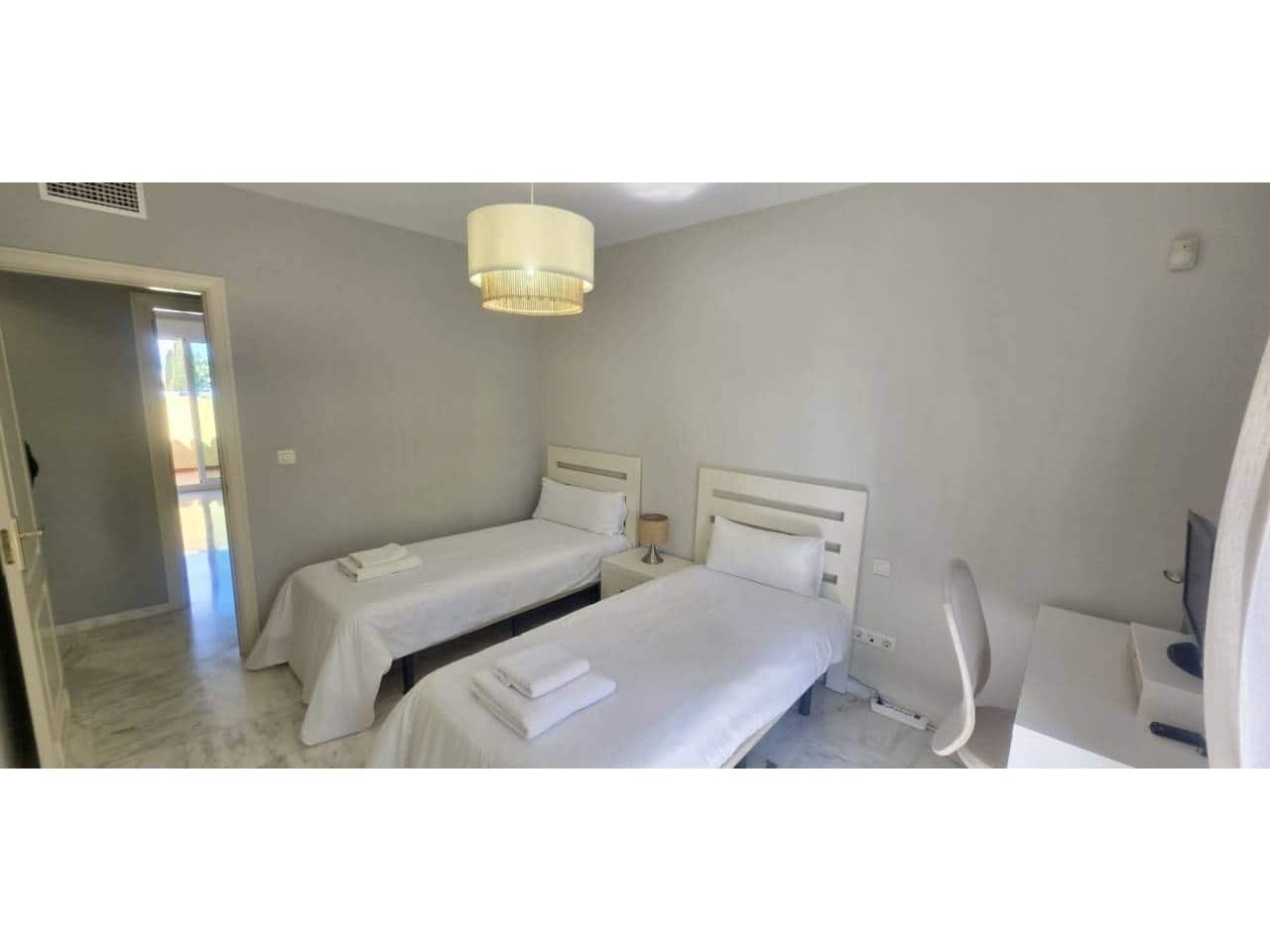 Apartamento de 3 habitaciones en Marbella en venta con piscina garaje - 750.000 € (Ref: 9842009)