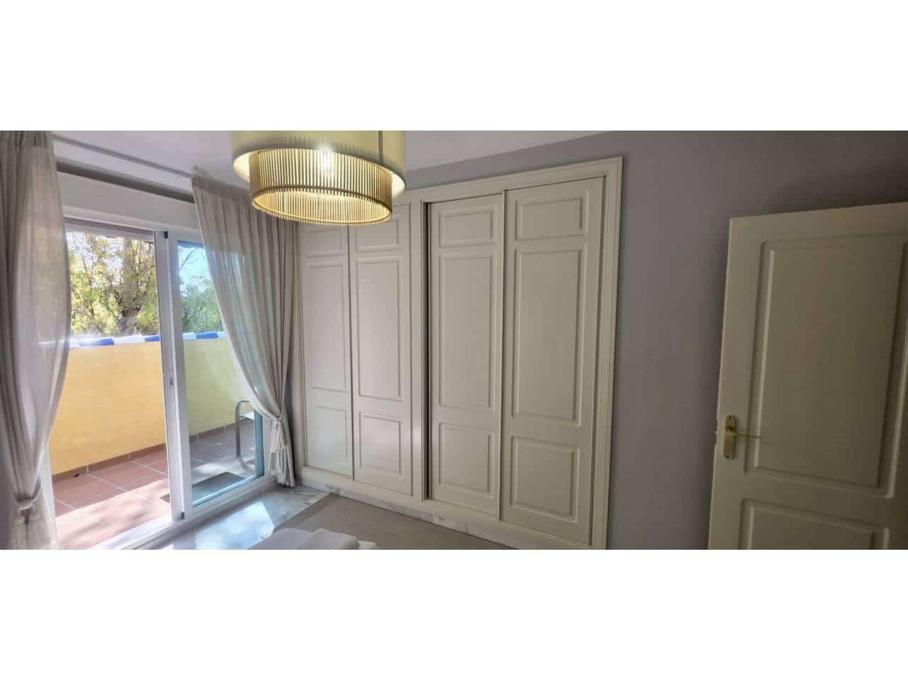 Apartamento de 3 habitaciones en Marbella en venta con piscina garaje - 750.000 € (Ref: 9842009)
