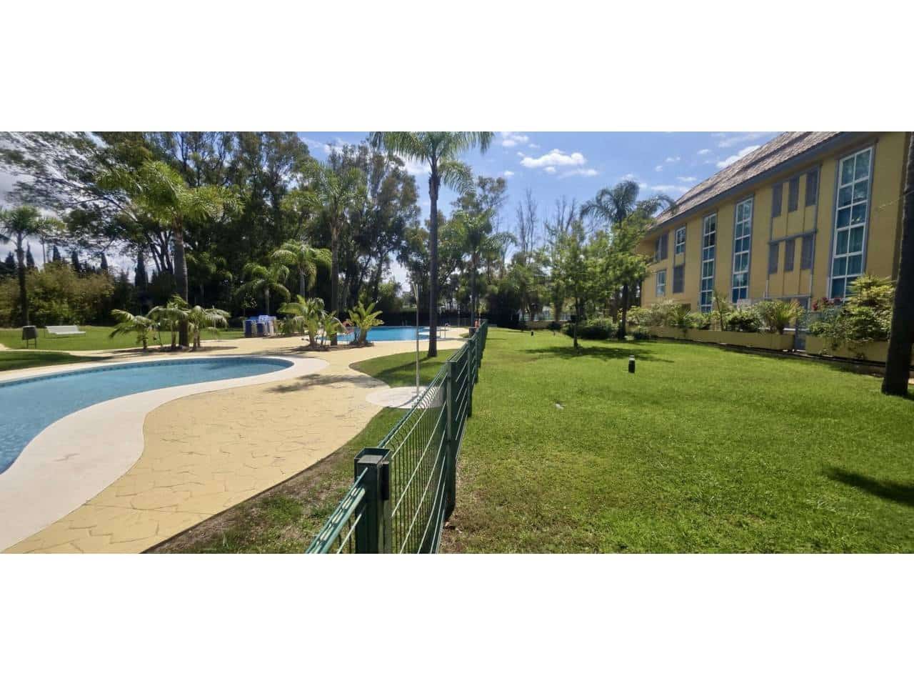 Apartamento de 3 habitaciones en Marbella en venta con piscina garaje - 750.000 € (Ref: 9842009)