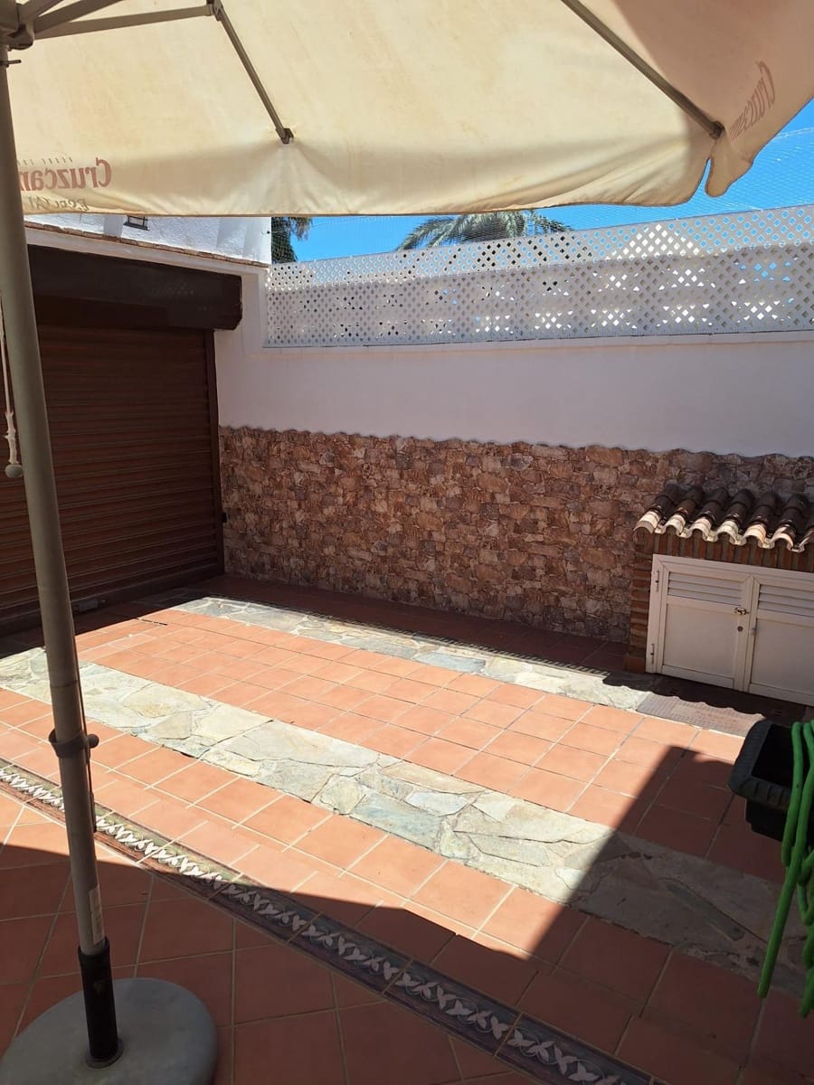 3 bedroom Semi-detached Villa for sale in Marbella - € 630,000 (Ref: 9940763)