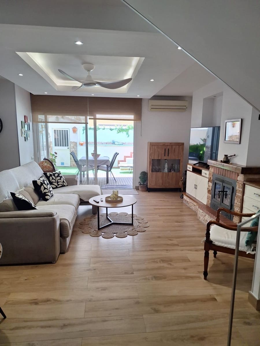 3 bedroom Semi-detached Villa for sale in Marbella - € 630,000 (Ref: 9940763)