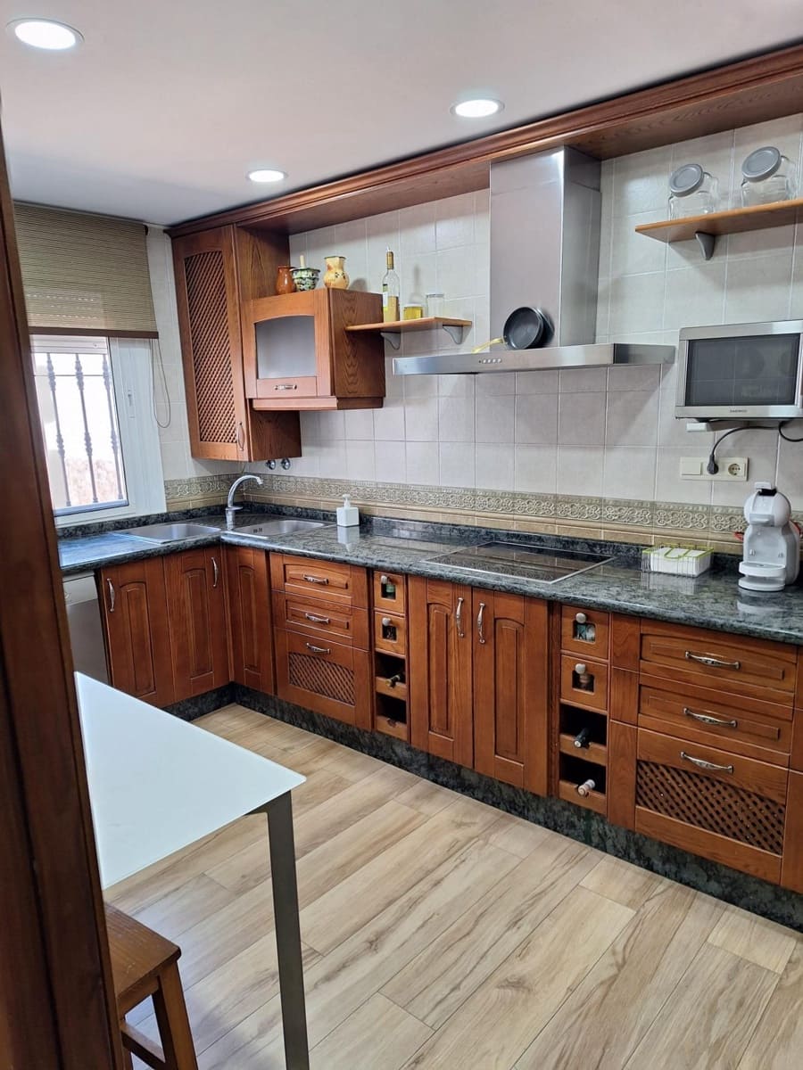 3 bedroom Semi-detached Villa for sale in Marbella - € 630,000 (Ref: 9940763)