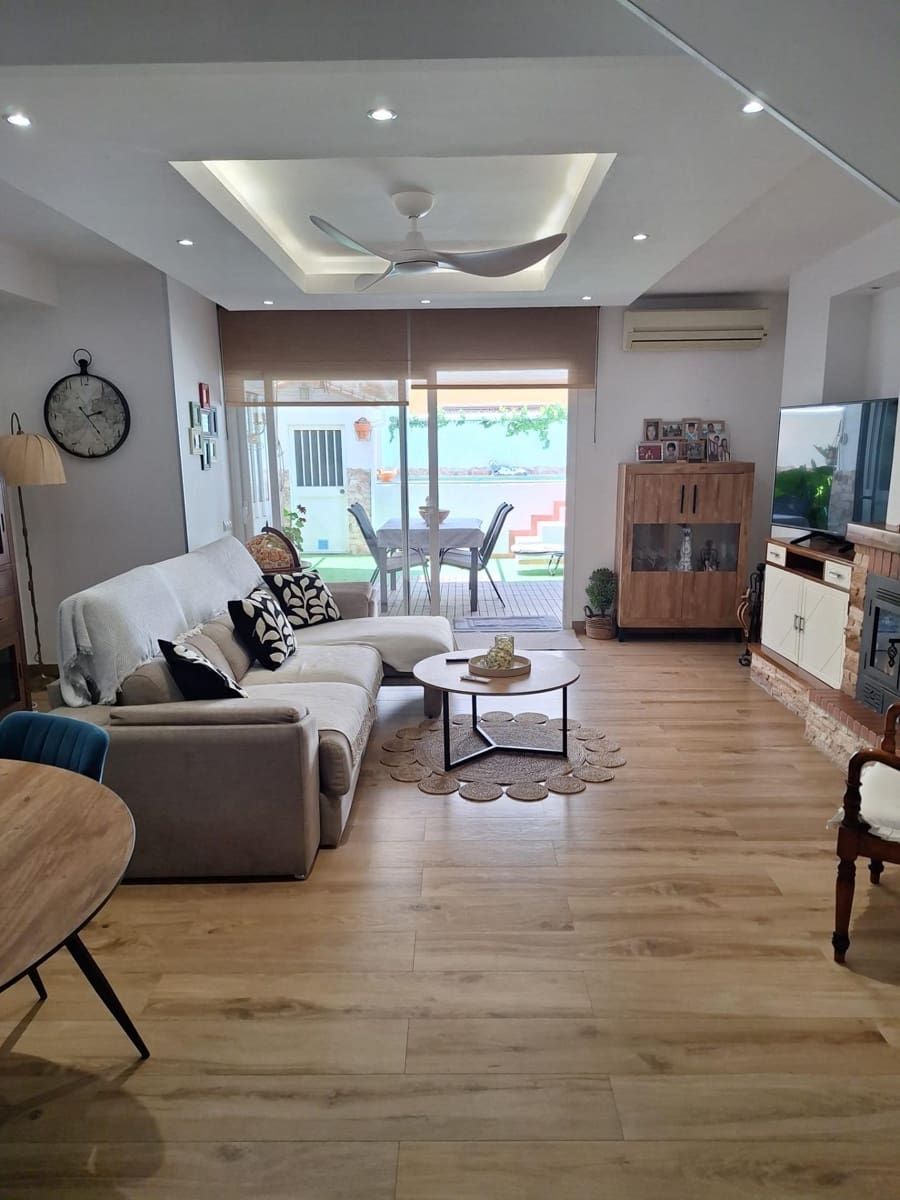3 bedroom Semi-detached Villa for sale in Marbella - € 630,000 (Ref: 9940763)