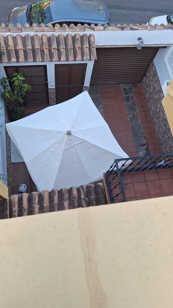 3 bedroom Semi-detached Villa for sale in Marbella - € 630,000 (Ref: 9940763)