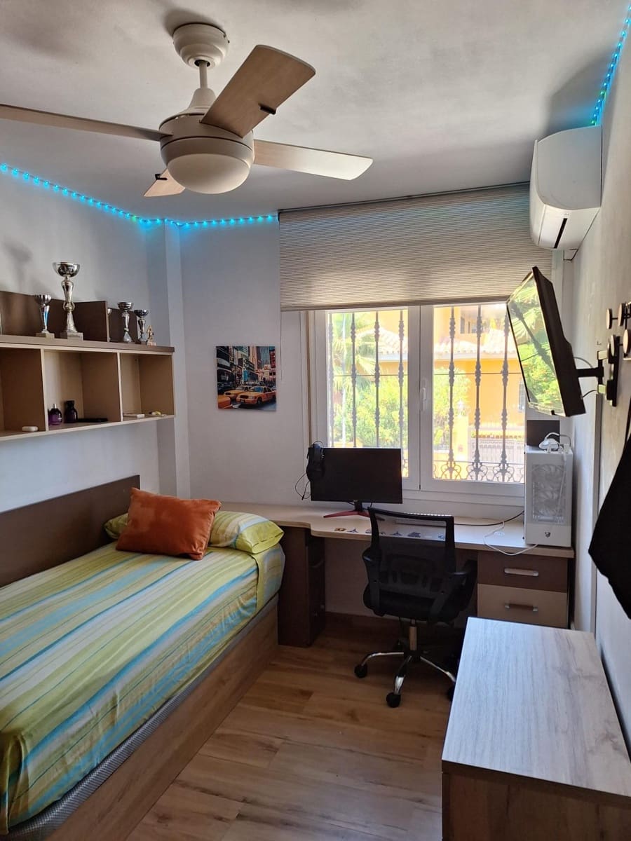 3 bedroom Semi-detached Villa for sale in Marbella - € 630,000 (Ref: 9940763)