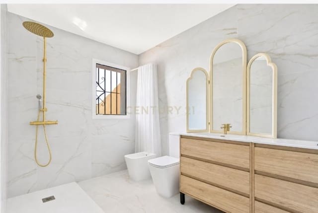 3 soverom Leilighet til salgs i San Pedro de Alcantara, Marbella med garasje - € 340 000 (Ref: 9940766)