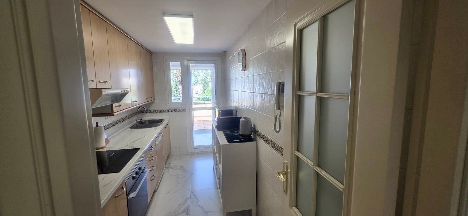 3 chambre Appartement à vendre à Los Monteros avec piscine garage - 750 000 € (Ref: 9940773)