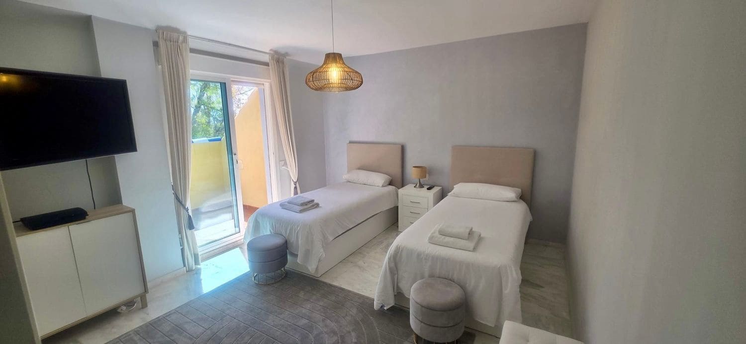 3 chambre Appartement à vendre à Los Monteros avec piscine garage - 750 000 € (Ref: 9940773)