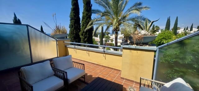 3 chambre Appartement à vendre à Los Monteros, Marbella avec piscine garage - 750 000 € (Ref: 9940773)