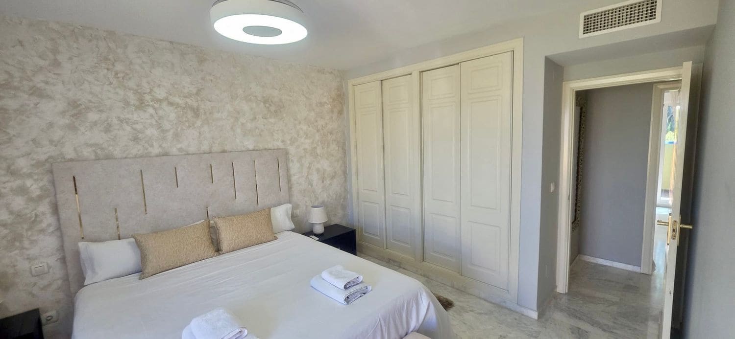 3 chambre Appartement à vendre à Los Monteros avec piscine garage - 750 000 € (Ref: 9940773)