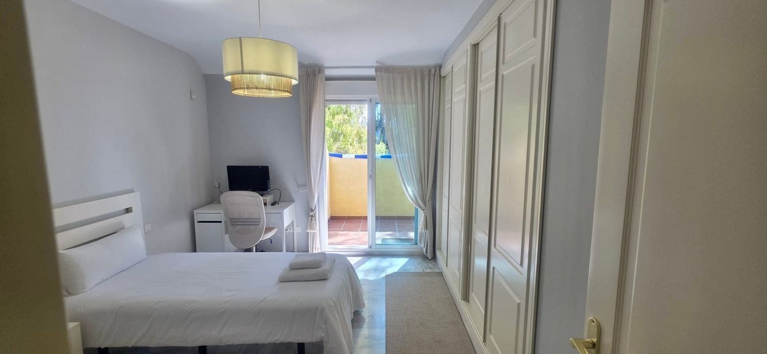 3 chambre Appartement à vendre à Los Monteros avec piscine garage - 750 000 € (Ref: 9940773)