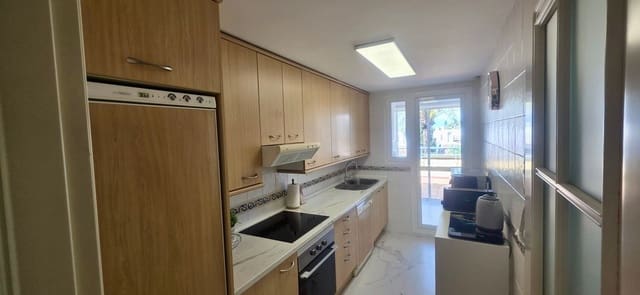 3 chambre Appartement à vendre à Los Monteros, Marbella avec piscine garage - 750 000 € (Ref: 9940773)