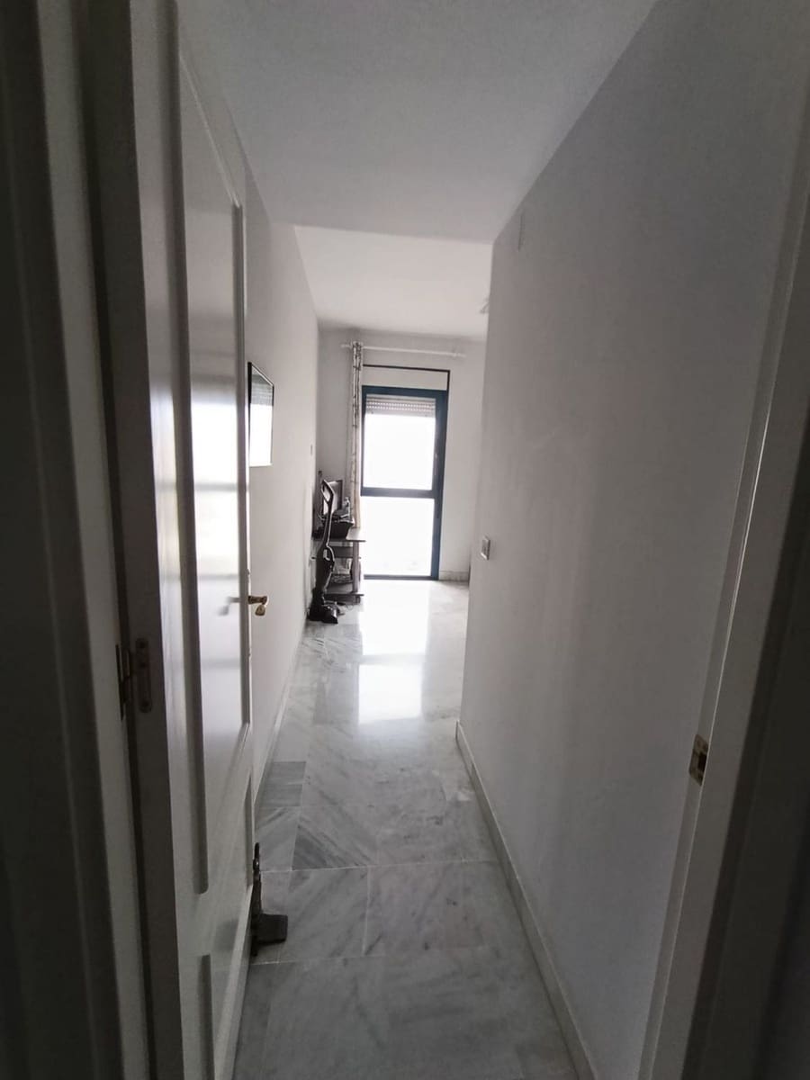 3 bedroom Flat for sale in Marbella - € 730,000 (Ref: 9940774)