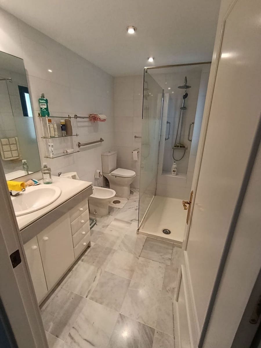 3 bedroom Flat for sale in Marbella - € 730,000 (Ref: 9940774)