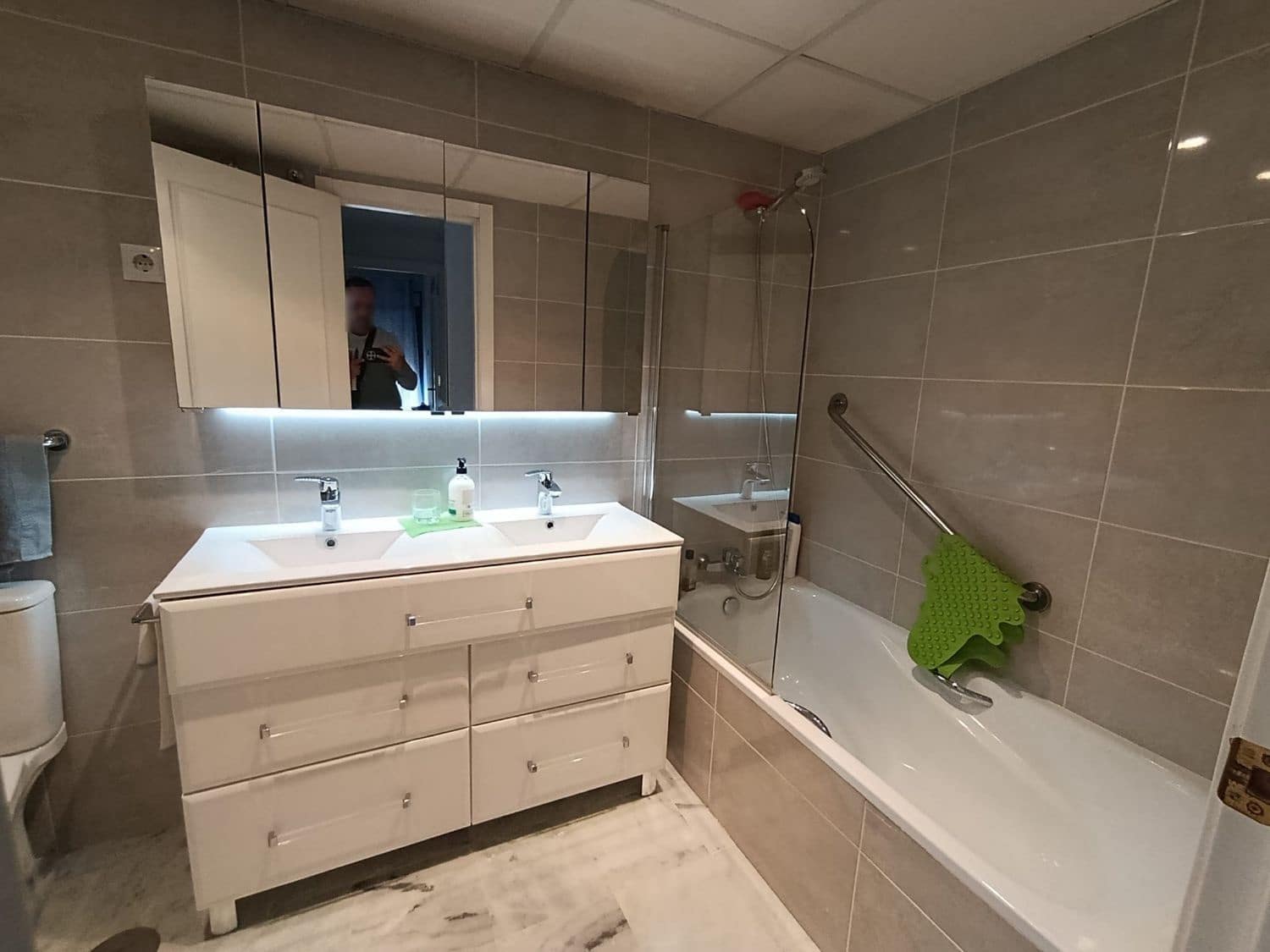 3 bedroom Flat for sale in Marbella - € 730,000 (Ref: 9940774)