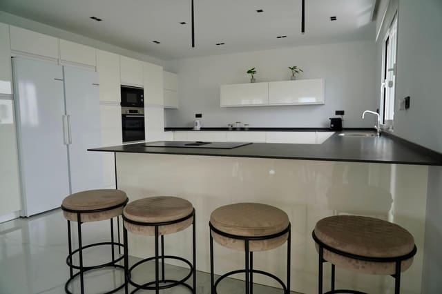 5 sovrum Villa till salu i Cancelada, Estepona med garage - 4 550 000 € (Ref: 9965263)