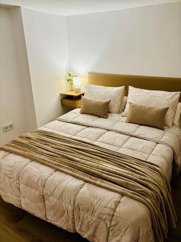 1 quarto Apartamento para arrendar em Marbella - 1 300 € (Ref: 9983004)