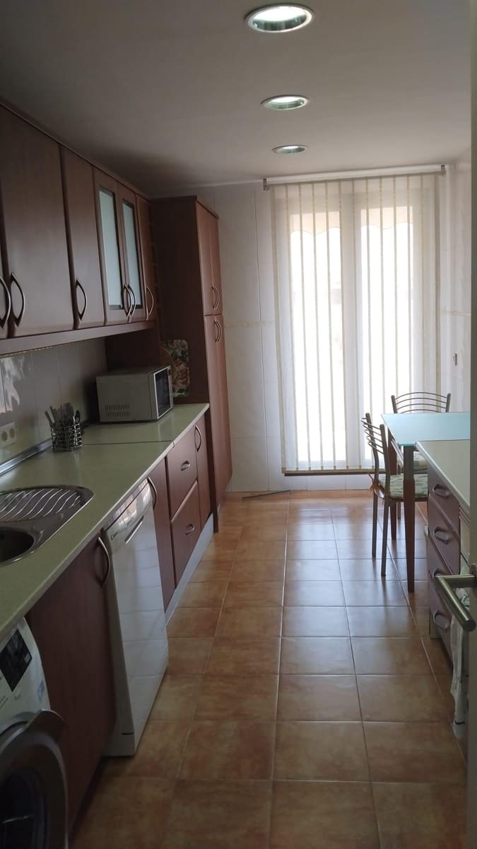 Appartement de 2 chambres à louer à Marbella avec piscine garage - 1 900 € (Ref: 9997117)
