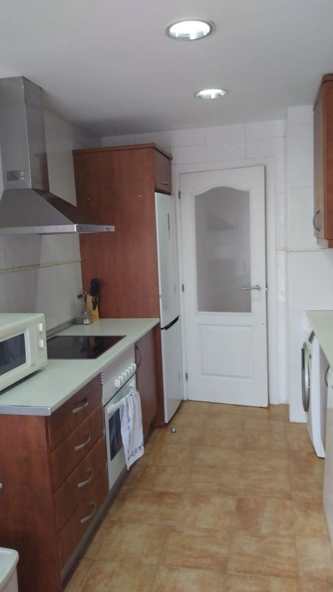 Appartement de 2 chambres à louer à Marbella avec piscine garage - 1 900 € (Ref: 9997117)