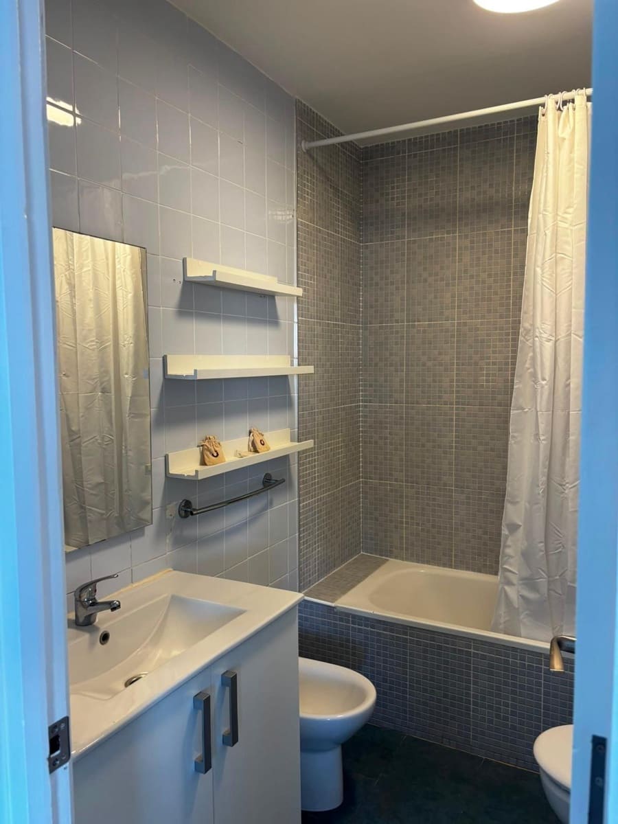 Appartement de 2 chambres à louer à Marbella - 1 500 € (Ref: 9997118)