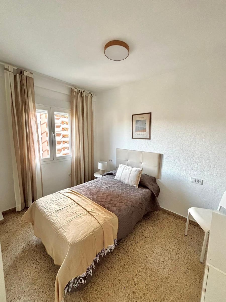 Appartement de 2 chambres à louer à Marbella - 1 500 € (Ref: 9997118)