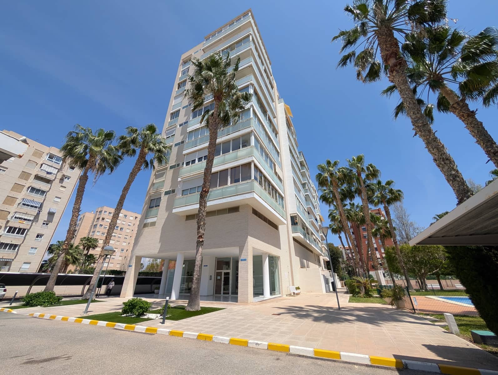 3 bedroom Penthouse for sale in Alicante / Alacant city with pool garage - € 578,000 (Ref: 9778403)