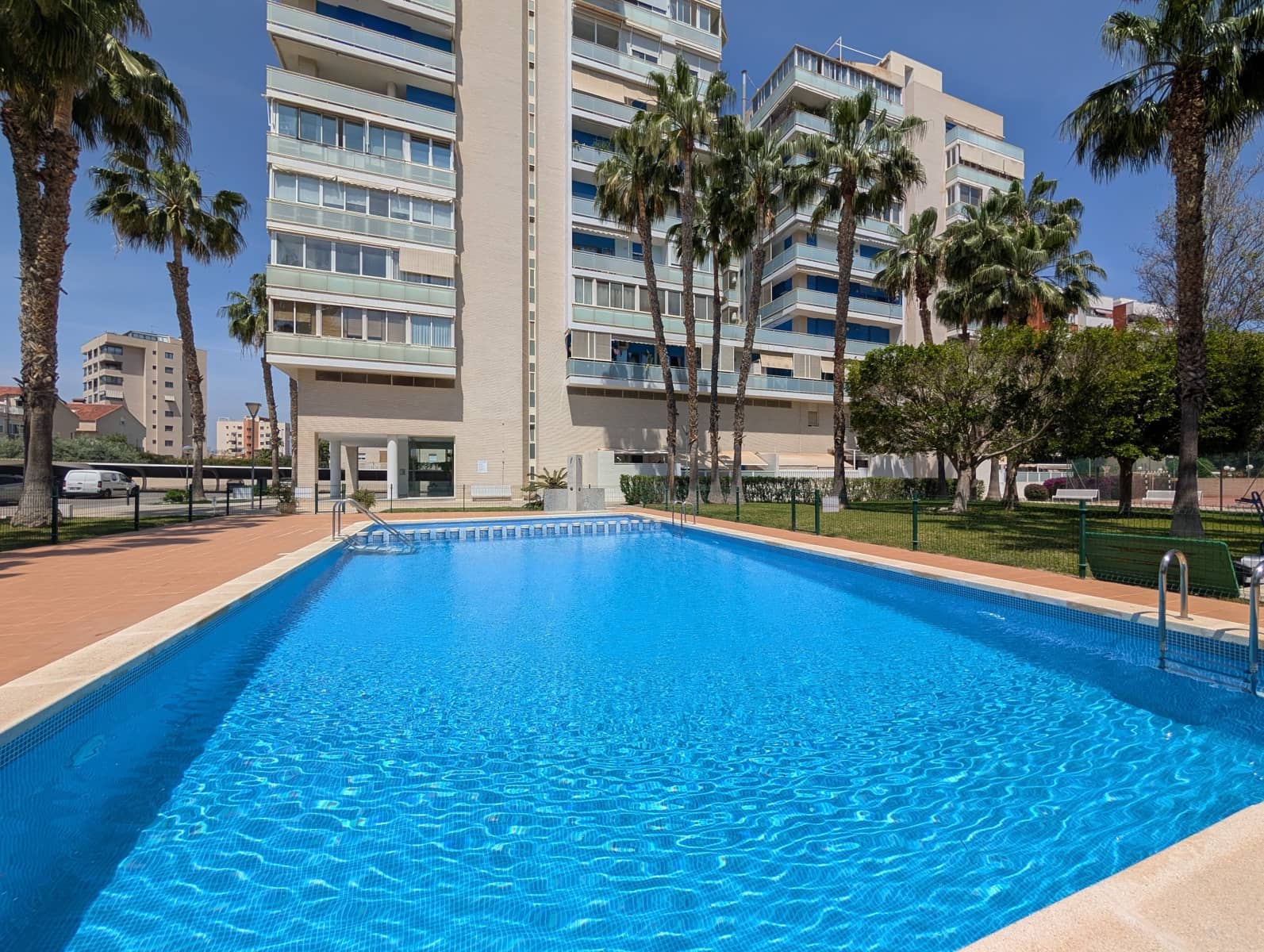 3 bedroom Penthouse for sale in Alicante / Alacant city with pool garage - € 578,000 (Ref: 9778403)