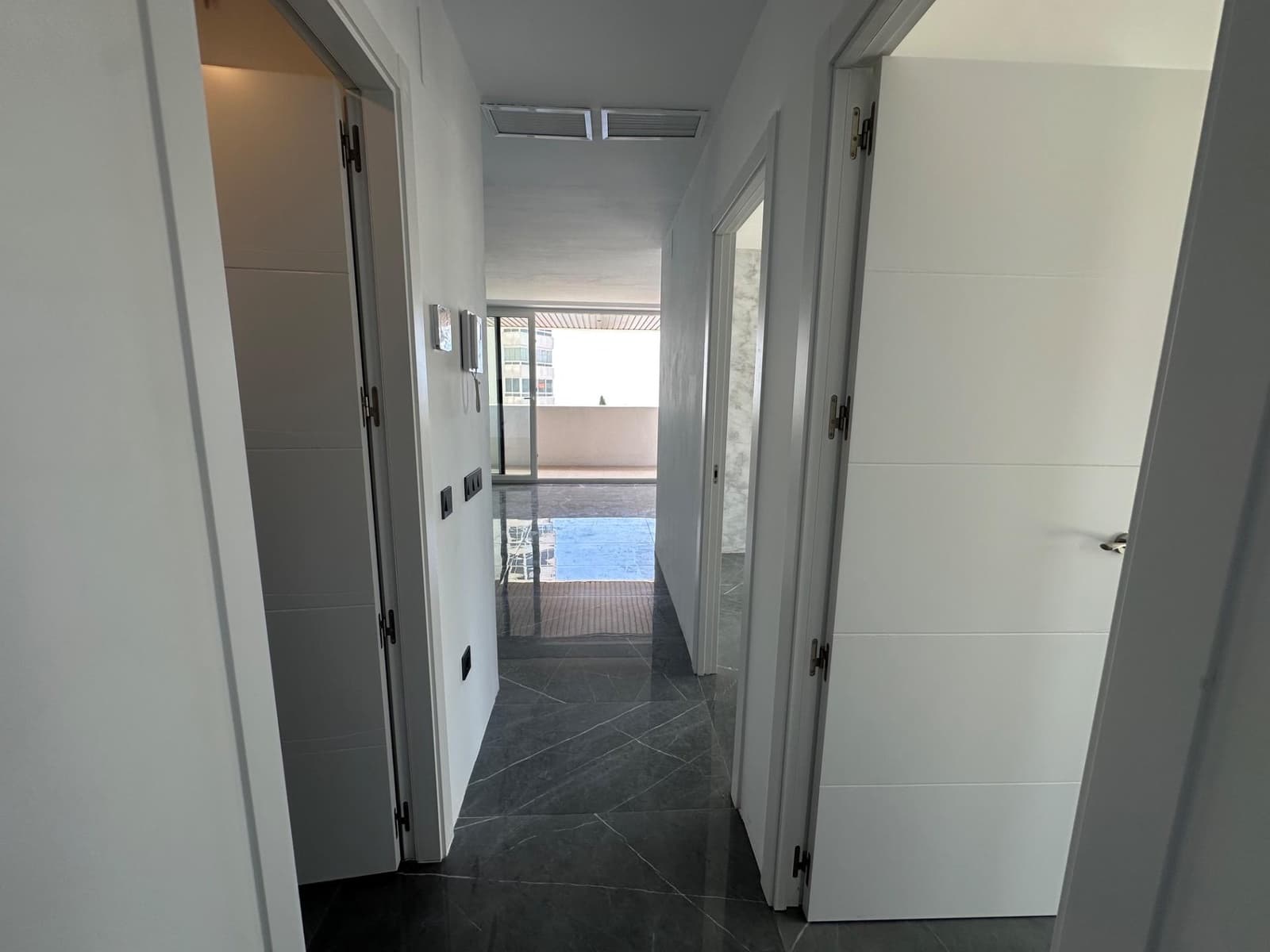 2 bedroom Apartment for sale in Benalmadena with pool garage - € 570,000 (Ref: 9784145)