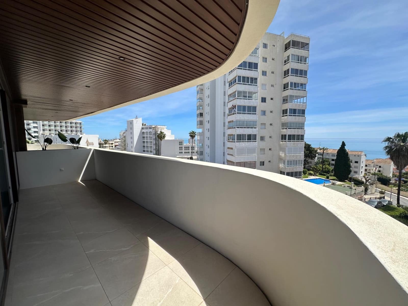 2 bedroom Apartment for sale in Benalmadena with pool garage - € 570,000 (Ref: 9784145)